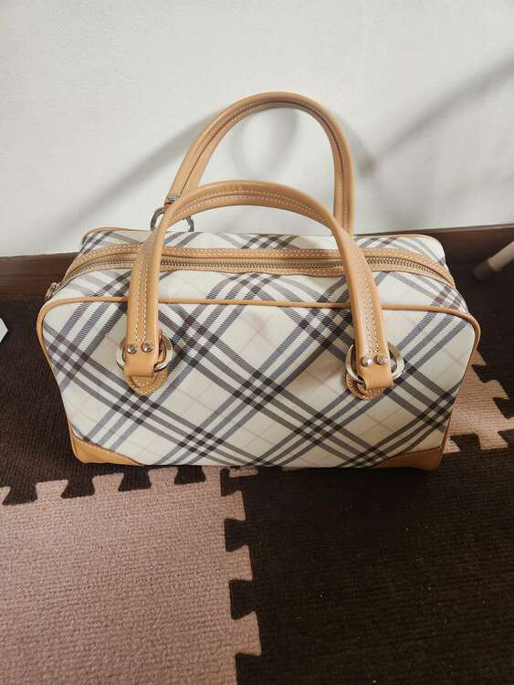 BLUEレーベル（ブランドバッグ）の商品画像 - 査定依頼日：2025年3月16日 - 最高査定価格：4,000円