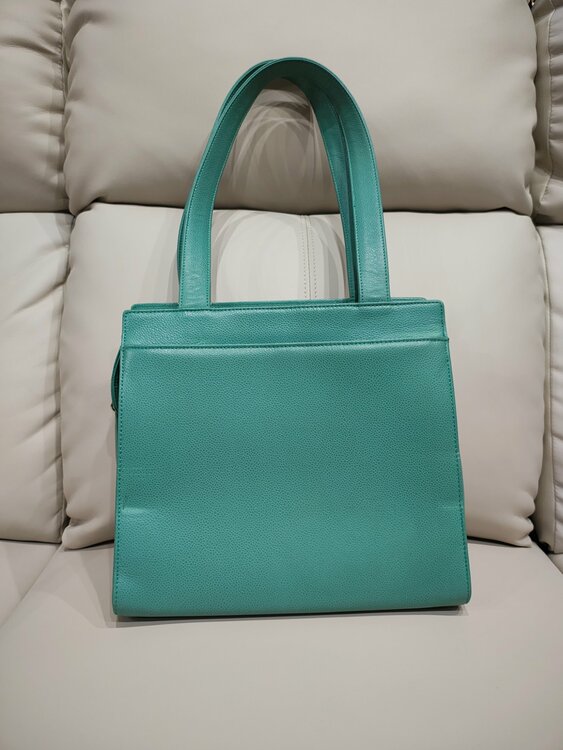 ターコイズ　ショルダートート（ブランドバッグ）の商品画像 - 査定依頼日：2026年9月7日 - 最高査定価格：170,000円