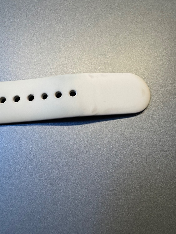 Apple Watch series8 アルミニウム スターライト 45mm（家電）の商品画像 - 査定依頼日：2025年9月30日 - 最高査定価格：10,000円