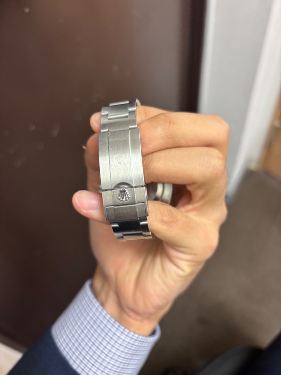 ロレックス エクスプローラー 214270（高級時計）の商品画像 - 査定依頼日：2025年11月30日 - 最高査定価格：1,160,000円