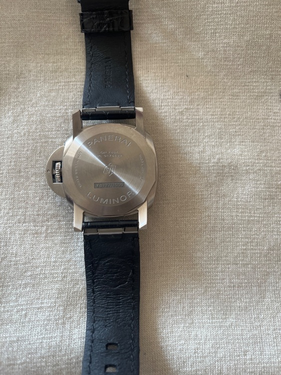 パネライ ルミノール PAM137（高級時計）の商品画像 - 査定依頼日：2025年8月21日 - 最高査定価格：750,000円