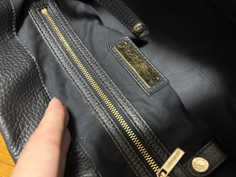 ジミーチュウ  （ブランドバッグ）の商品画像 - 査定依頼日：2025年3月23日 - 最高査定価格：25,000円