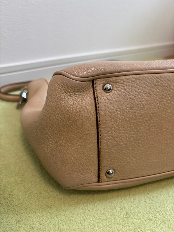 AB-21 7421（ブランドバッグ）の商品画像 - 査定依頼日：2025年5月10日 - 最高査定価格：1,000円