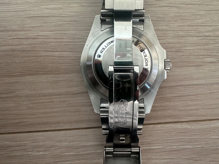 ロレックス シードゥエラー 12660（高級時計）の商品画像 - 査定依頼日：2025年8月24日 - 最高査定価格：2,100,000円