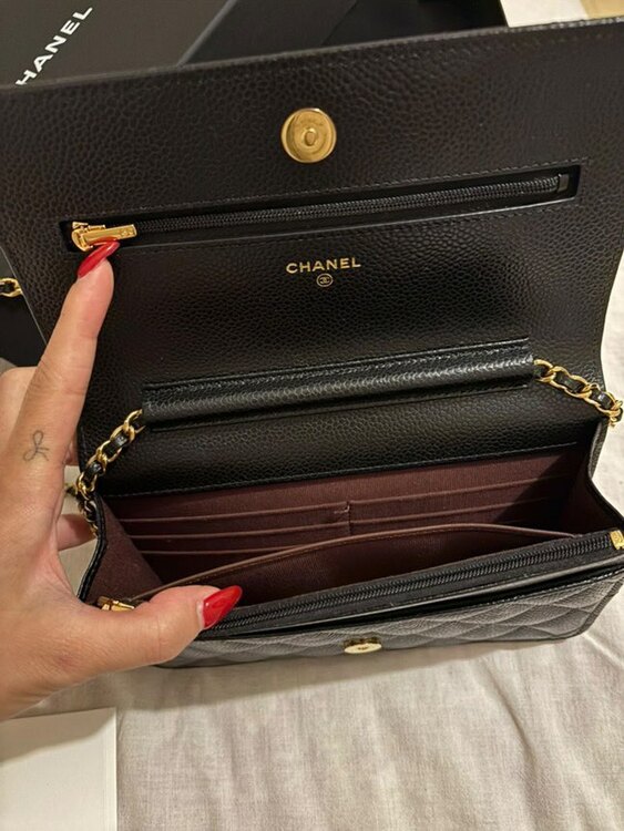 マトラッセ チェーンウォレット（ブランドバッグ）の商品画像 - 査定依頼日：2025年5月27日 - 最高査定価格：400,000円