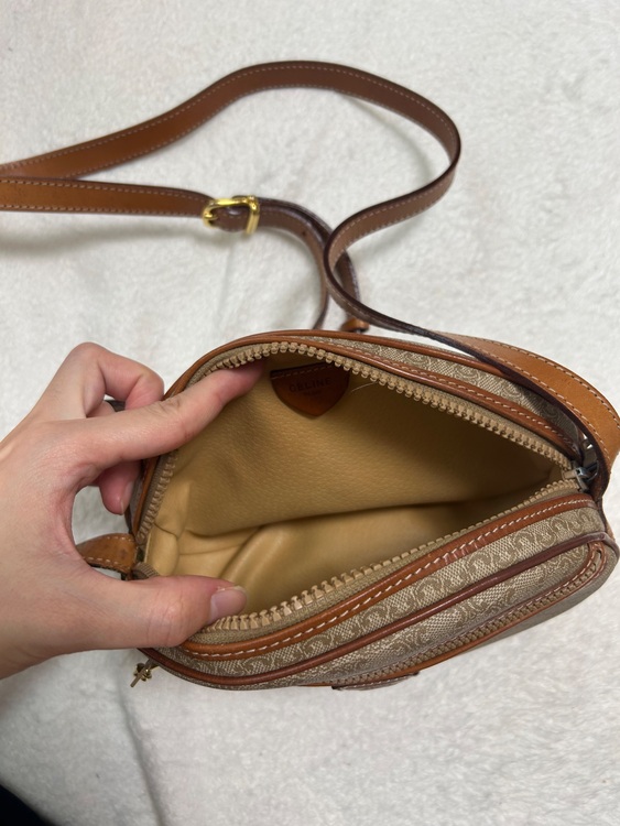 セリーヌ  （ブランドバッグ）の商品画像 - 査定依頼日：2025年6月28日 - 最高査定価格：10,000円