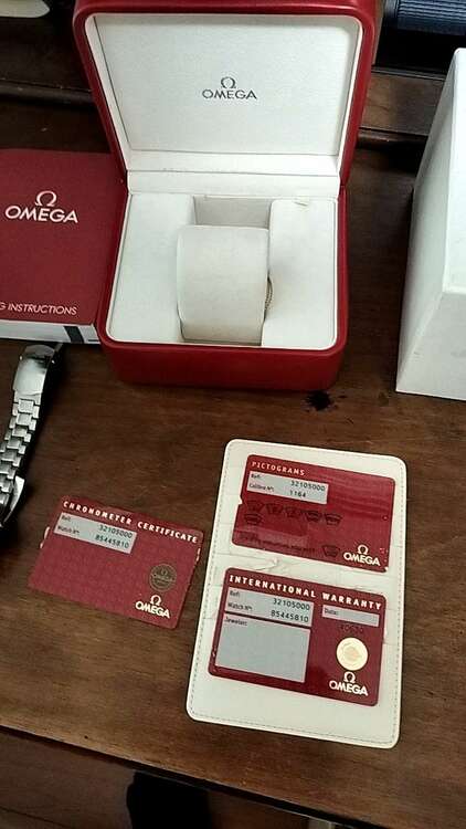 オメガ スピードマスター 3210.50（高級時計）の商品画像 - 査定依頼日：2025年5月17日 - 最高査定価格：350,000円
