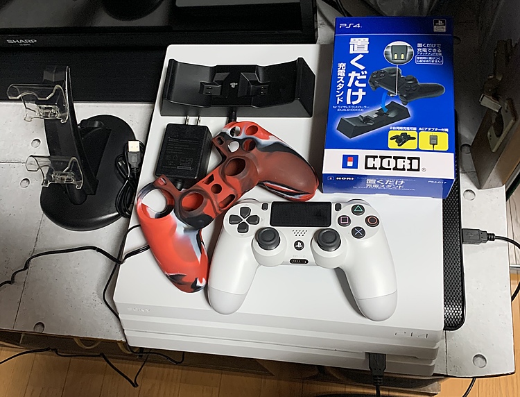 プレイステーション4 Pro本体 グレイシャーホワ(HDD 1TB/CUH-70（ゲーム機本体・ゲームソフト）の商品画像 - 査定依頼日：2020年1月27日 - 最高査定価格：25,800円