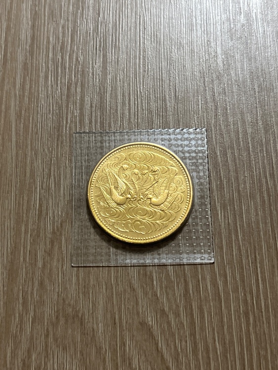 昭和天皇御在位60年記念 10万円金貨（金・貴金属）の商品画像 - 査定依頼日：2026年10月10日 - 最高査定価格：100,000円