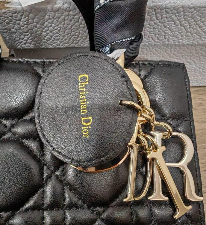 ディオール  （ブランドバッグ）の商品画像 - 査定依頼日：2025年3月26日 - 最高査定価格：400,000円