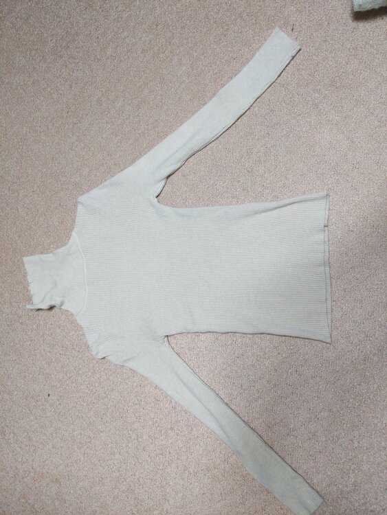 ノーブランド品　セーター（古着・ファッション）の商品画像 - 査定依頼日：2026年4月12日 - 最高査定価格：100,000円