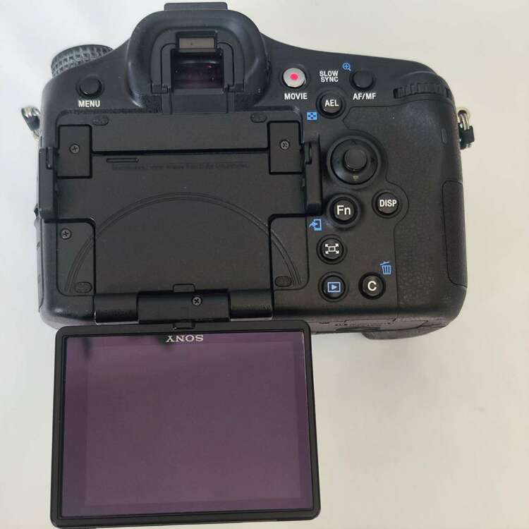 α77 II （カメラ）の商品画像 - 査定依頼日：2025年3月23日 - 最高査定価格：37,500円