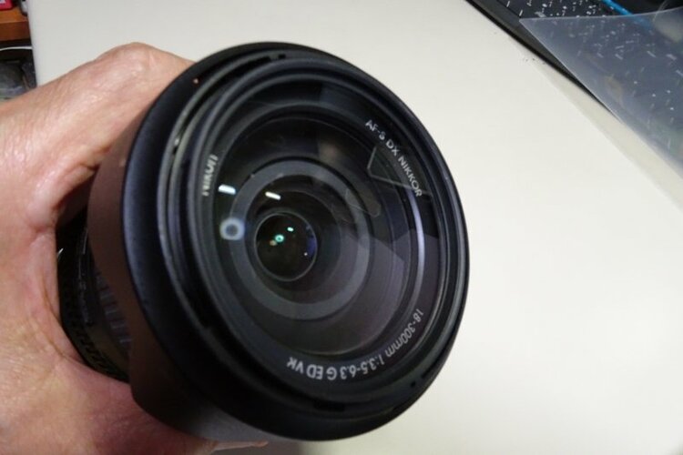 AF-SNIKKOR 18-300 1*3.5-6.3G ED（カメラ）の商品画像 - 査定依頼日：2026年8月1日 - 最高査定価格：30,000円