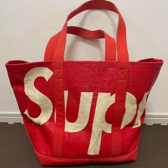 Supreme 20SS Raffia Tote RED（ブランドバッグ）の商品画像 - 査定依頼日：2022年9月20日 - 最高査定価格：8,000円