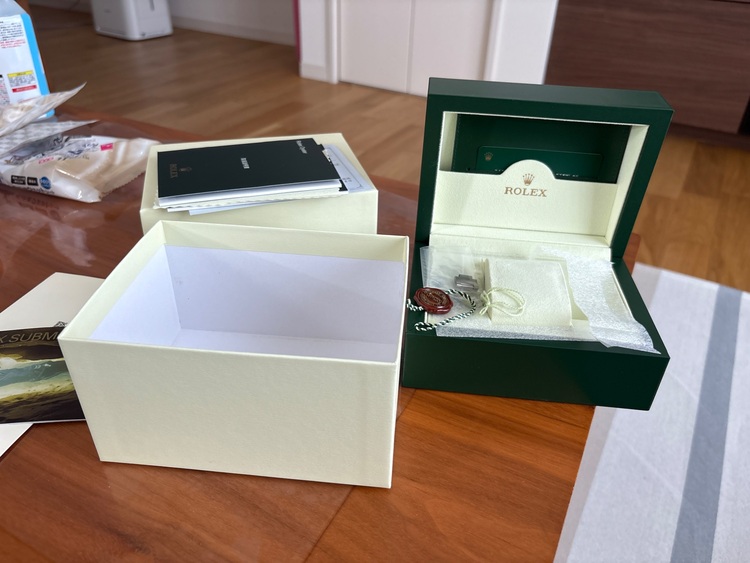 ロレックス サブマリーナー 14060（高級時計）の商品画像 - 査定依頼日：2025年9月2日 - 最高査定価格：1,460,000円