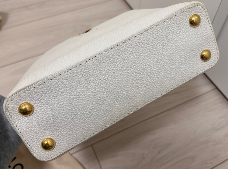 カプシーヌ（ブランドバッグ）の商品画像 - 査定依頼日：2025年5月4日 - 最高査定価格：300,000円