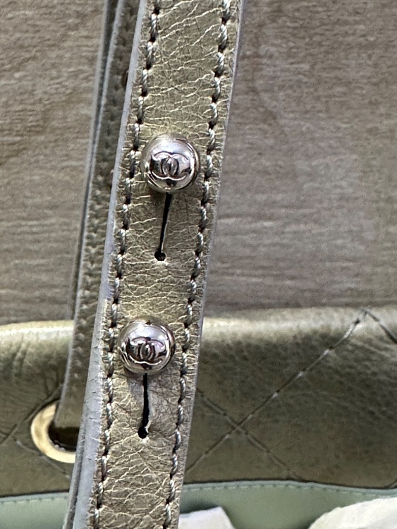 CHANEL オンザロード（ブランドバッグ）の商品画像 - 査定依頼日：2026年3月30日 - 最高査定価格：170,000円