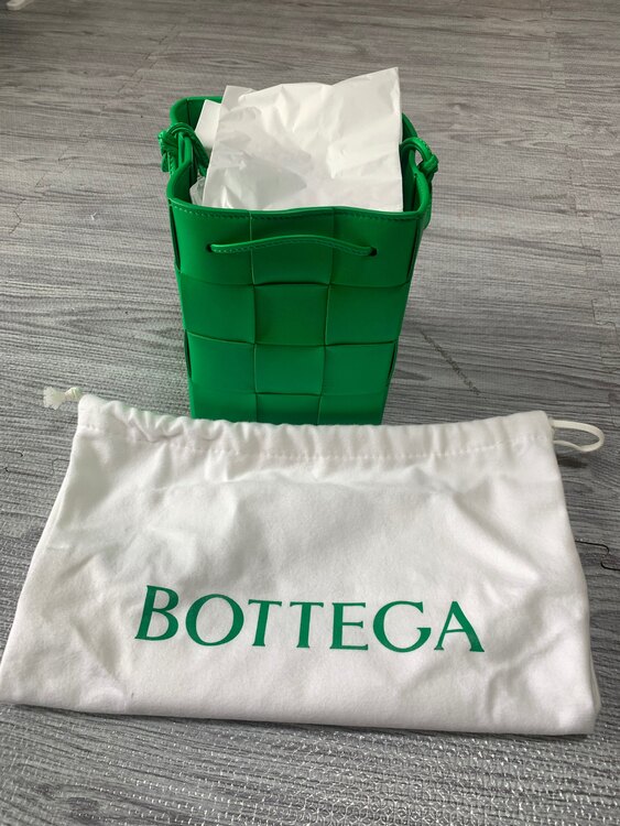 ボッテガ・ヴェネタ  （ブランドバッグ）の商品画像 - 査定依頼日：2025年3月15日 - 最高査定価格：80,000円