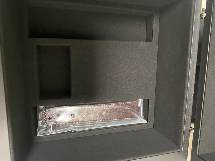 オーヴァーシーズ（高級時計）の商品画像 - 査定依頼日：2025年4月9日 - 最高査定価格：4,000,000円