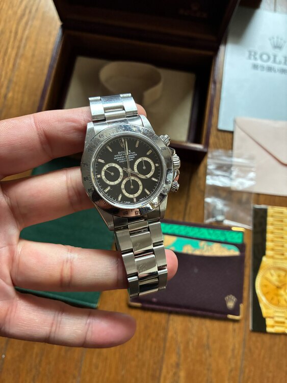ロレックス デイトナ （高級時計）の商品画像 - 査定依頼日：2025年5月27日 - 最高査定価格：3,500,000円