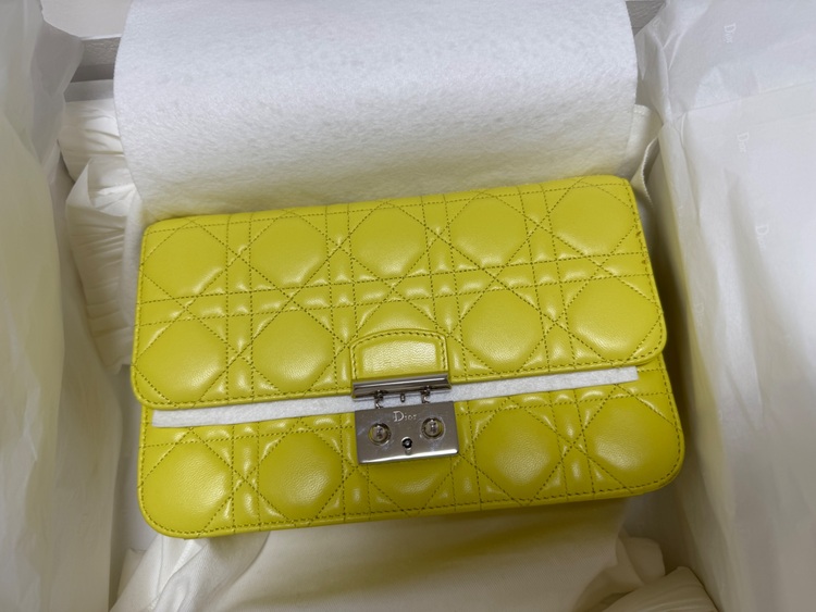 カバン（ブランドバッグ）の商品画像 - 査定依頼日：2025年7月3日 - 最高査定価格：90,000円