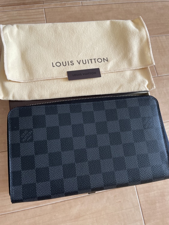 グラフィット ジッパー（ブランドバッグ）の商品画像 - 査定依頼日：2022年7月7日 - 最高査定価格：60,000円