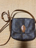 ショルダーバック（ブランド財布・小物）の商品画像 - 査定依頼日：2025年9月28日 - 最高査定価格：5,000円