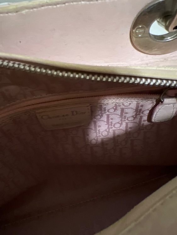 レディディオール（ブランドバッグ）の商品画像 - 査定依頼日：2025年6月25日 - 最高査定価格：90,000円