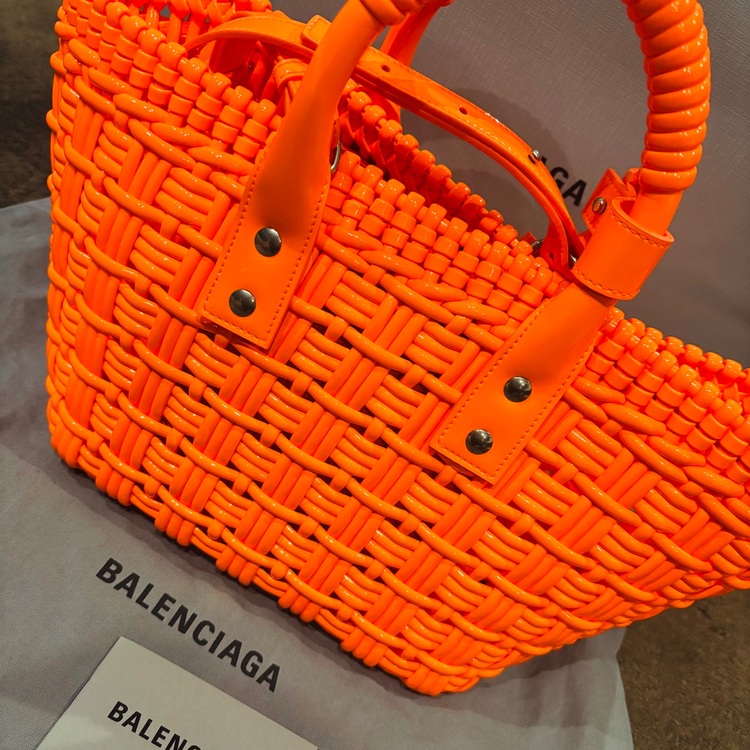 バレンシアガ  （ブランドバッグ）の商品画像 - 査定依頼日：2025年9月17日 - 最高査定価格：63,000円