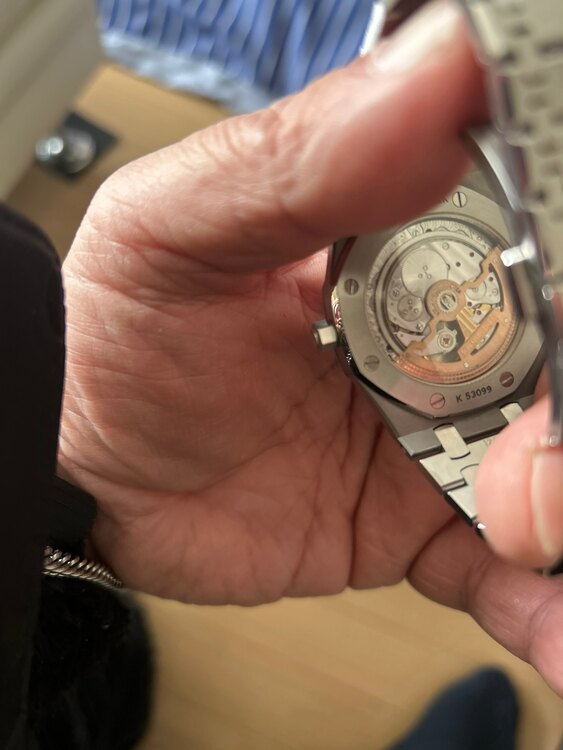 オーデマピゲ ロイヤルオーク （高級時計）の商品画像 - 査定依頼日：2025年3月8日 - 最高査定価格：7,350,000円