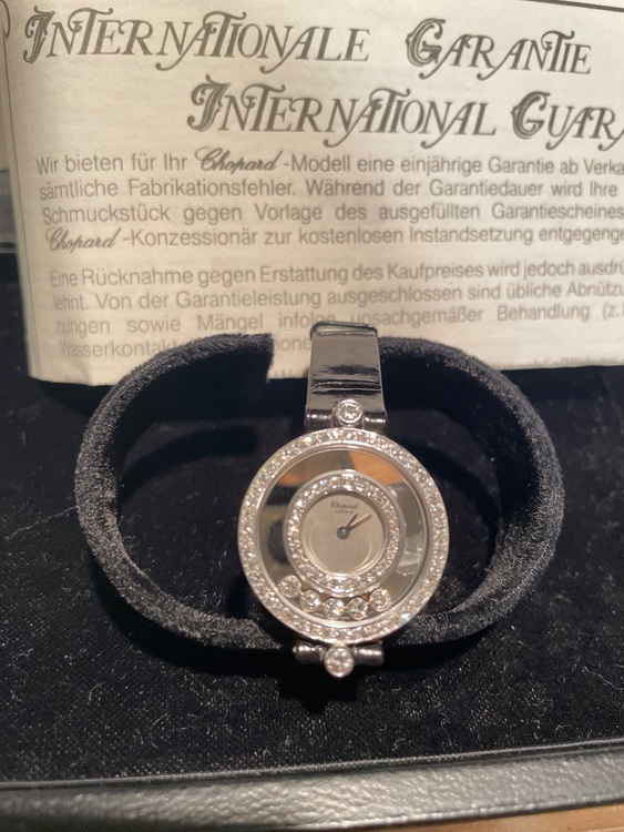 ショパール ハッピーダイヤモンド 6（高級時計）の商品画像 - 査定依頼日：2025年11月19日 - 最高査定価格：880,000円