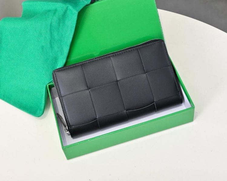 ボッテガ・ヴェネタ  （ブランドバッグ）の商品画像 - 査定依頼日：2025年7月13日 - 最高査定価格：50,000円