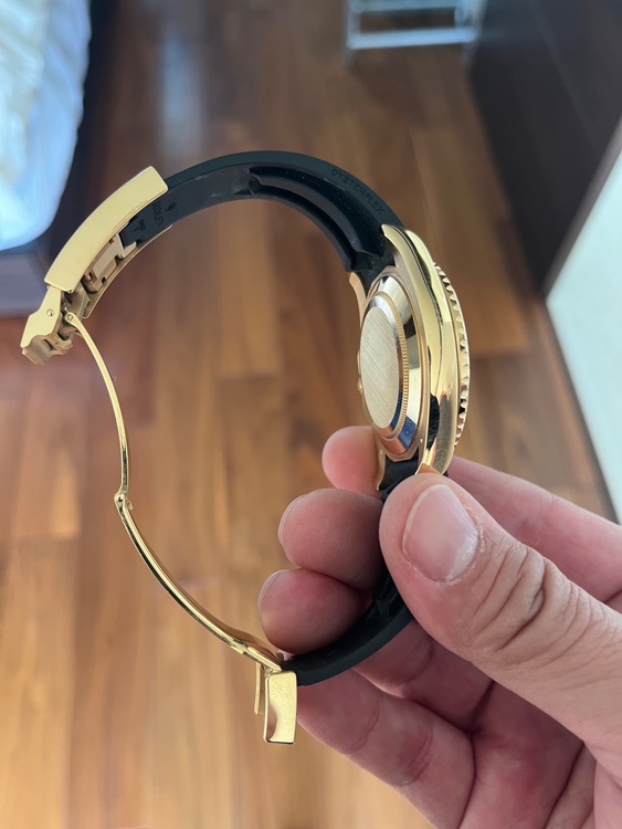 ロレックス ヨットマスター 22665（高級時計）の商品画像 - 査定依頼日：2026年1月24日 - 最高査定価格：5,200,000円