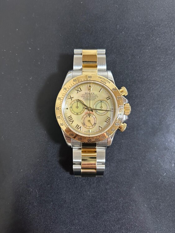 ロレックス デイトナ 116523n（高級時計）の商品画像 - 査定依頼日：2025年5月30日 - 最高査定価格：2,500,000円