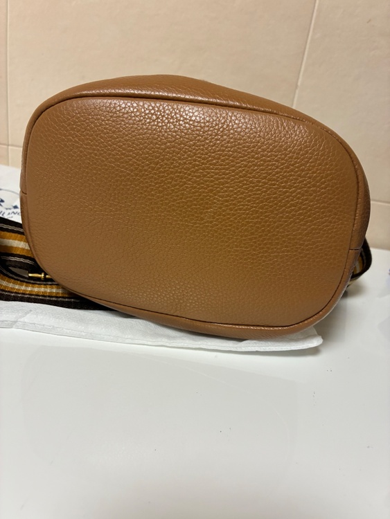 プラダ  （ブランドバッグ）の商品画像 - 査定依頼日：2025年12月22日 - 最高査定価格：180,000円