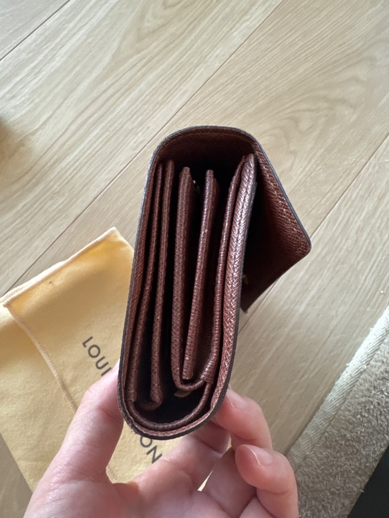 モノグラム財布（ブランド財布・小物）の商品画像 - 査定依頼日：2025年10月6日 - 最高査定価格：15,000円