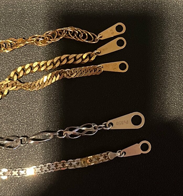 18Kネックレス/プラチナ850ネックレス（金・貴金属）の商品画像 - 査定依頼日：2026年4月1日 - 最高査定価格：550,000円