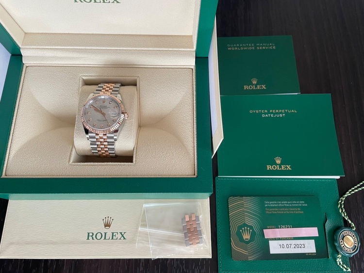 デイトジャスト36 エバーローズゴールドコンビ　ダイヤシルバーブルーテッド文字盤（高級時計）の商品画像 - 査定依頼日：2025年6月19日 - 最高査定価格：2,280,000円