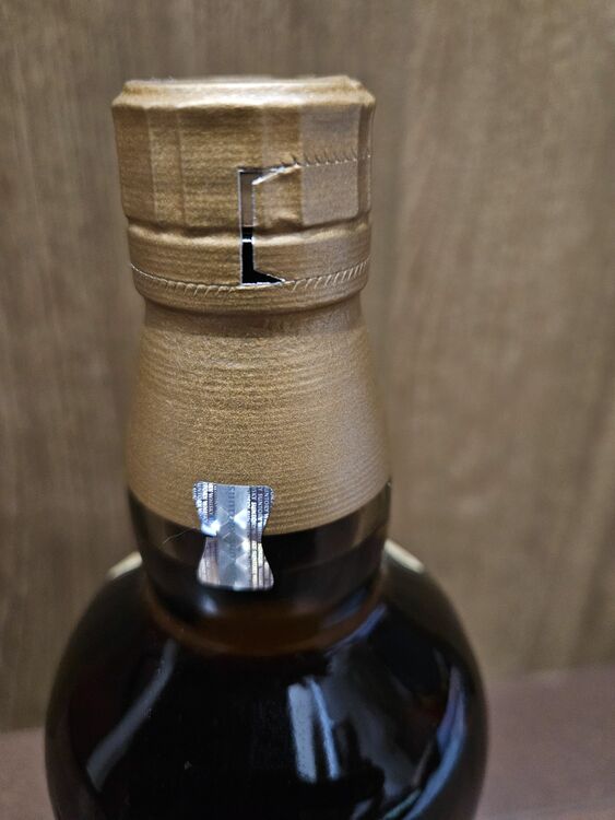 ウイスキー サントリー山崎 （お酒）の商品画像 - 査定依頼日：2025年9月28日 - 最高査定価格：11,000円