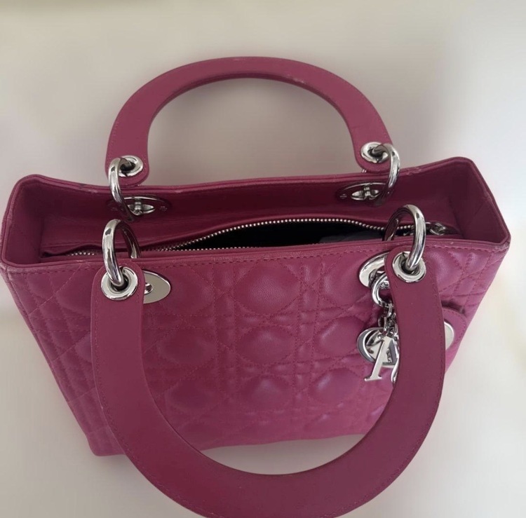 Lady Dior （ブランドバッグ）の商品画像 - 査定依頼日：2026年3月29日 - 最高査定価格：150,000円