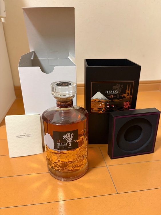 ウイスキー サントリー響（お酒）の商品画像 - 査定依頼日：2026年6月10日 - 最高査定価格：106,000円