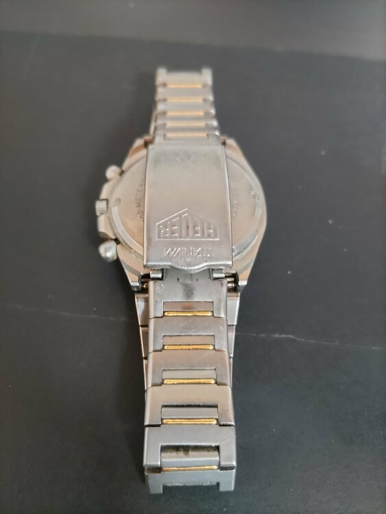 タグホイヤー その他 クロノグラフ 225.206 デイト 100m防水 黒 ブラック TI チタン（高級時計）の商品画像 - 査定依頼日：2026年1月21日 - 最高査定価格：70,000円