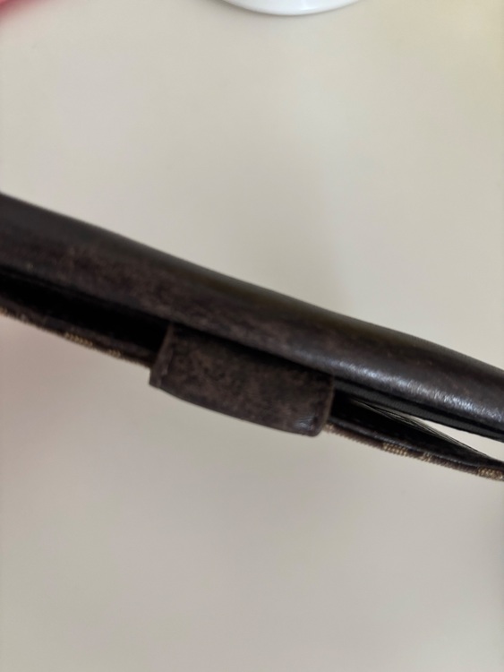 フェンディ  （ブランドバッグ）の商品画像 - 査定依頼日：2025年7月7日 - 最高査定価格：3,000円