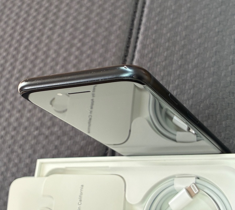 iPhone SE (第 3 世代) 64GB docomo（スマホ）の商品画像 - 査定依頼日：2026年4月17日 - 最高査定価格：20,000円