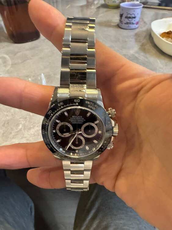 ロレックス デイトナ 116500l（高級時計）の商品画像 - 査定依頼日：2025年1月16日 - 最高査定価格：3,750,000円
