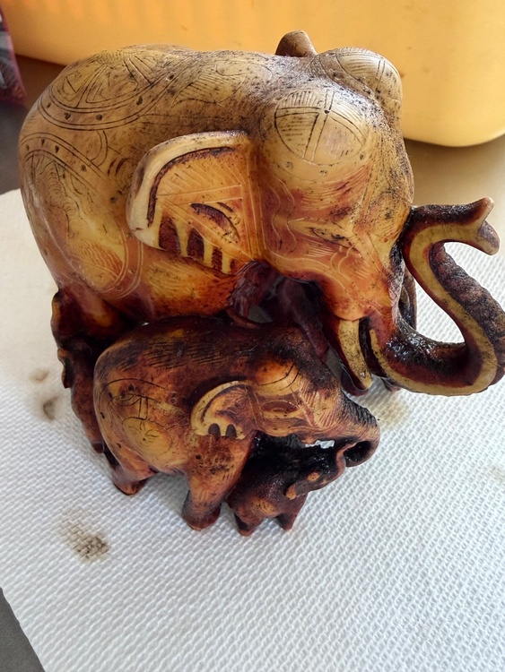 木彫象（美術品・骨董品）の商品画像 - 査定依頼日：2026年3月21日 - 最高査定価格：500円