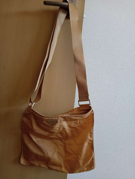 プラダ  （ブランドバッグ）の商品画像 - 査定依頼日：2025年3月30日 - 最高査定価格：35,000円