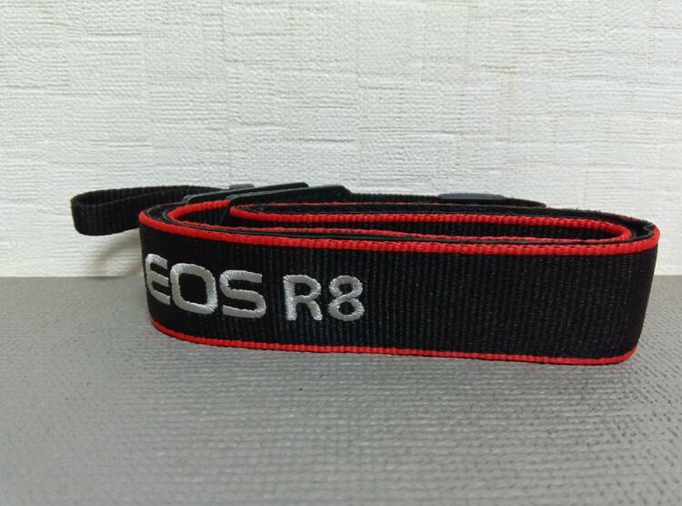 EOS　R８（カメラ）の商品画像 - 査定依頼日：2026年4月26日 - 最高査定価格：115,000円