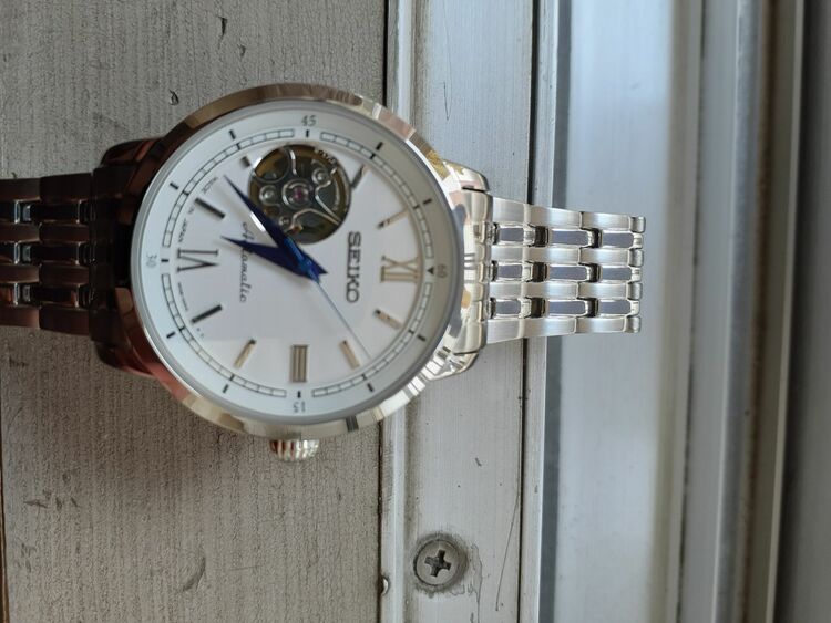 4R38-ooko（高級時計）の商品画像 - 査定依頼日：2025年9月4日 - 最高査定価格：11,000円