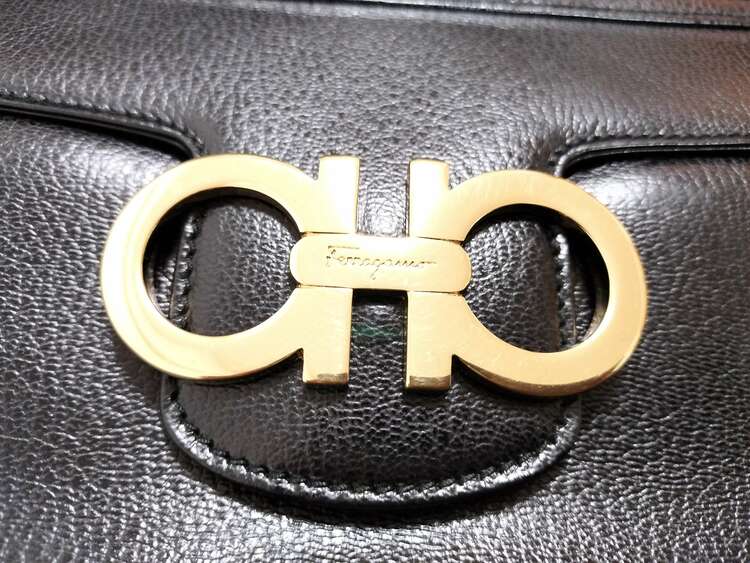 ショルダーバック（ブランドバッグ）の商品画像 - 査定依頼日：2025年3月25日 - 最高査定価格：10,000円